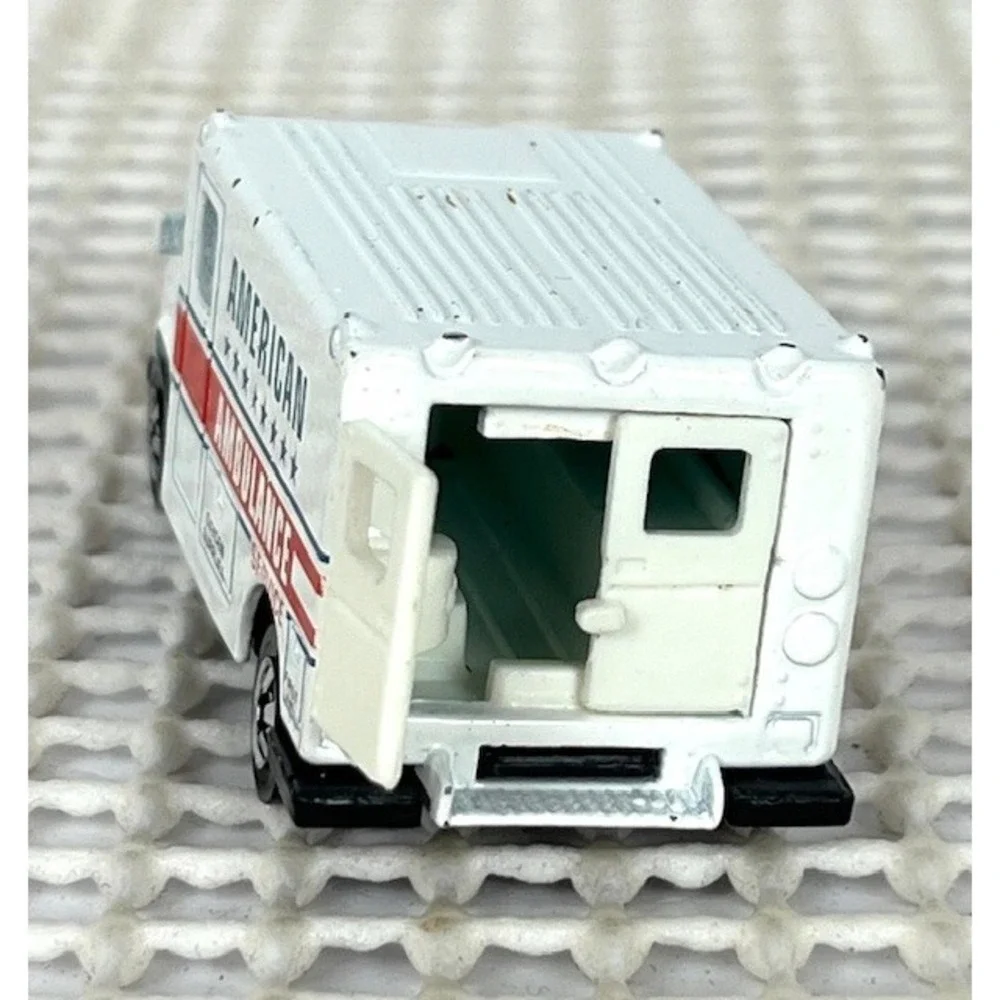 Hot Wheels 1988 Ambulance American Ambulance‎ Service white EUC